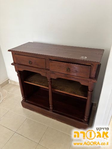 מזנון ושני שולחנות וינטאג' קומה 1