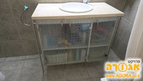 ארון אמבטיה