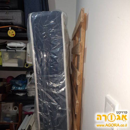 מיטה במצב טוב 120 על 190