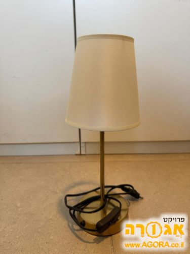 מנורת שולחן איקאה