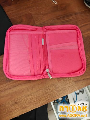 תיק נסיעות