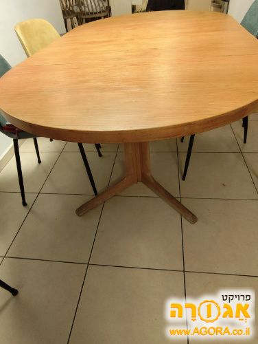 שולחן אוכל