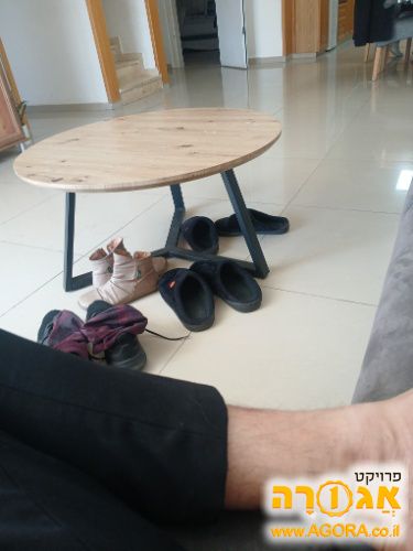 שולחן