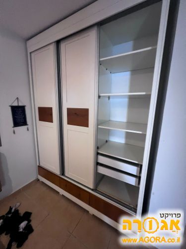 ארונות בגדים
