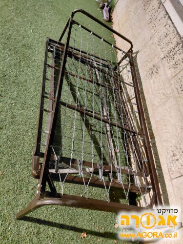 מסגרת מיטה נפתחת highriser