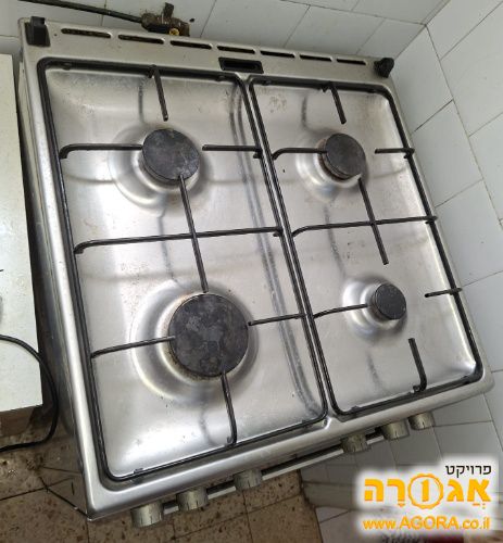 תנור אפיה עם כיריים