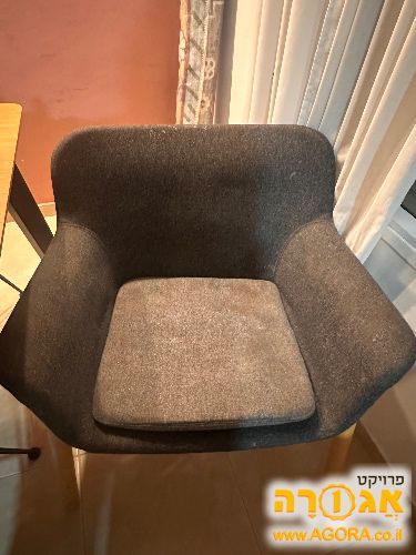 זוג כסאות