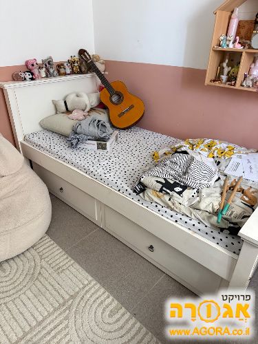 מיטת יחיד לילד/ה ללא מזרן