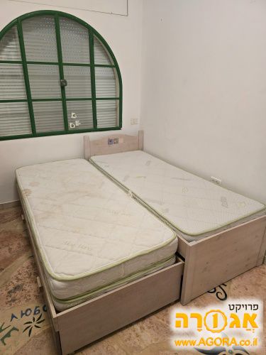 מיטת נוער מעץ נפתחתעם מגירות ומזרנים