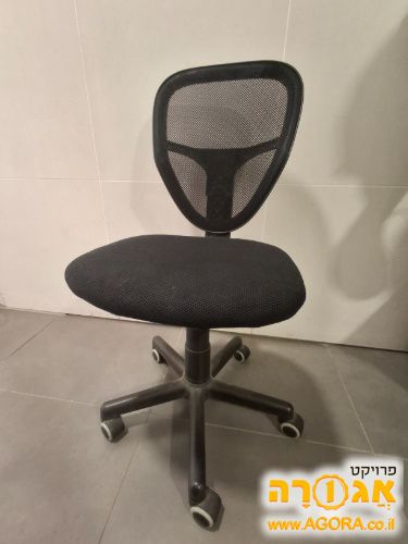 כסא תלמיד בצבע שחור