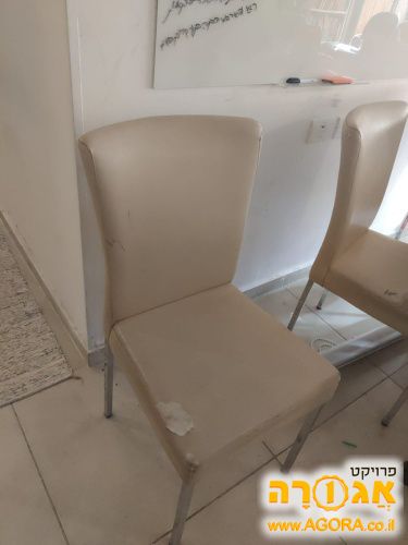 כיסאות