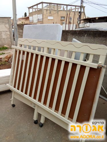 מיטת תינוק