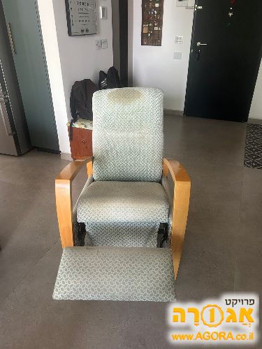 כורסת טלויזיה נפתחת של "עידן"