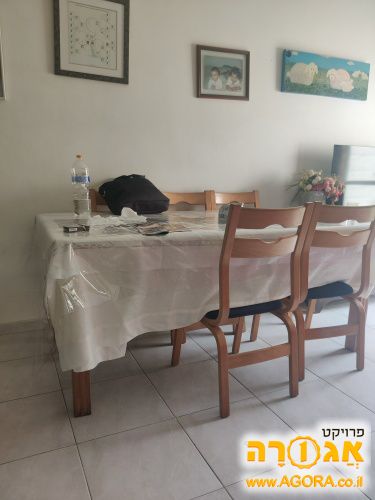 שולחן פינת אוכל