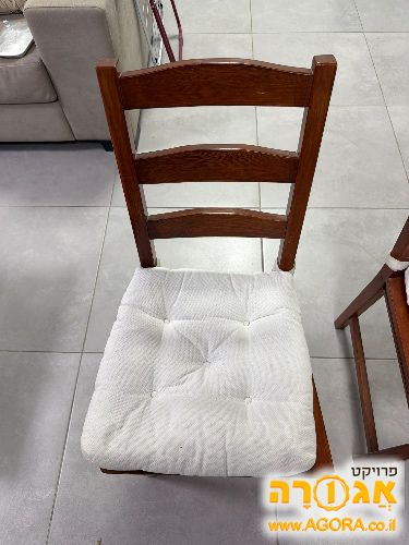 כסאות
