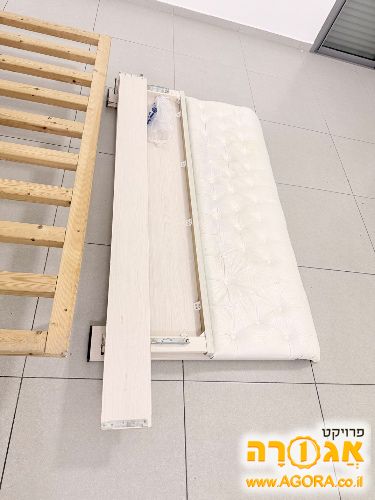 מיטה זוגית עם מזרן