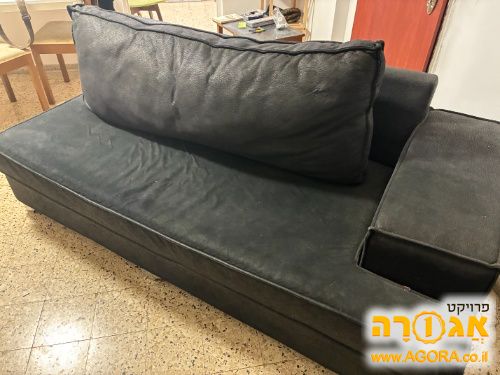 ספה שחורה