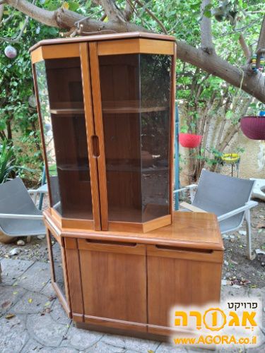 מזנון ושידה