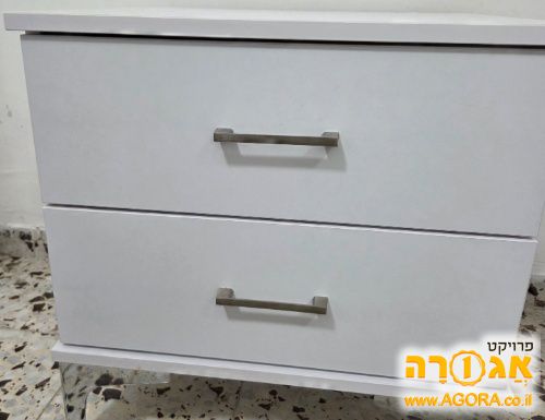 שידה קטנה