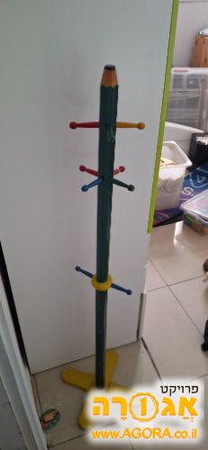 מתלה עומד לחדר ילדים