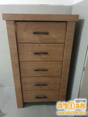קומודה 5 מגירות.במצב שמיש