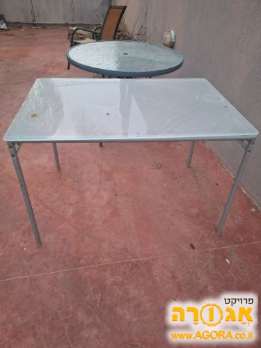 שולחן