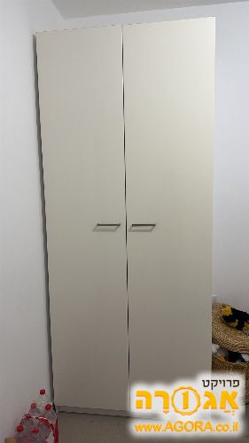 ארון שתי דלתות