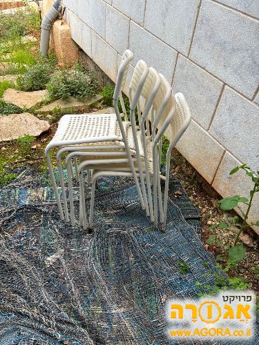 כיסאות