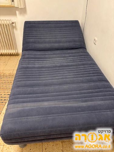 מיטה וחצי של עמינח בצבע כחול