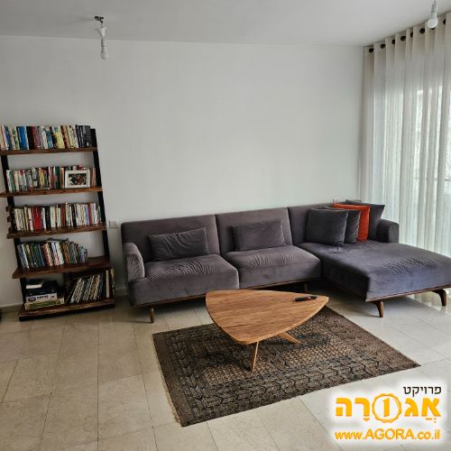 ספה תלת מושבית + שזלון