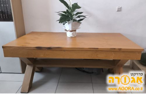 שולחן עץ לפינת אוכל
