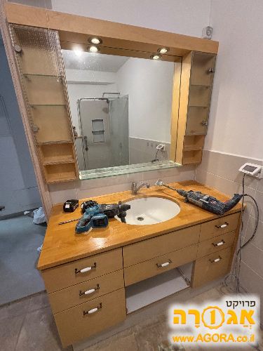 ארונית אמבטיה