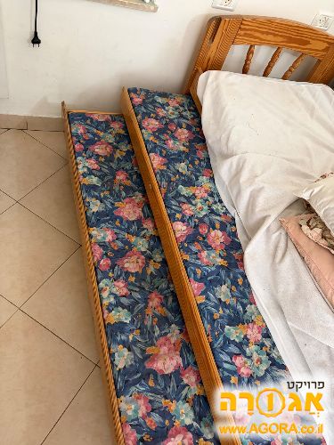 מיטת נוער מעץ נפתחת לשלש מיטות
