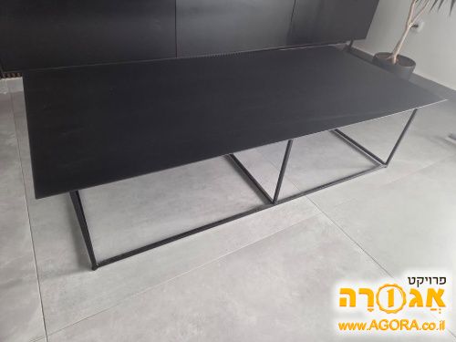 שולחן מברזל לסלון