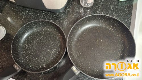 2 מחבתות גודל 20+24