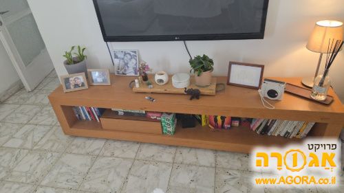 מזנון טלוויזיה מעץ