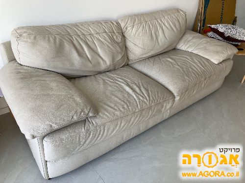 ספת עור בצבע בז' אפור אורך 2.40 מטר
