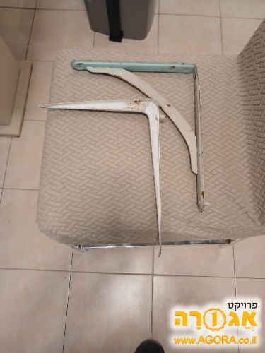 זויות למדף