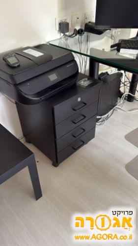 מגרות משרד שחורות