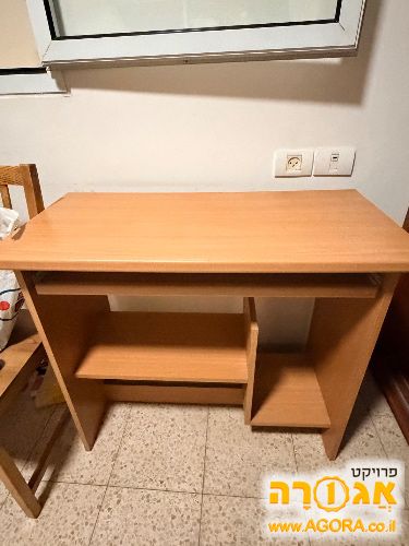 שולחן מחשב במצב מצוין