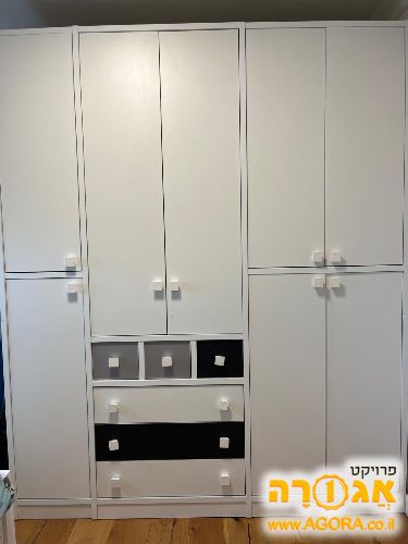 ארון בגדים