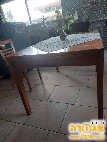 שולחן אוכל מתרחב