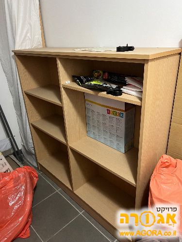 כוננית ספרים