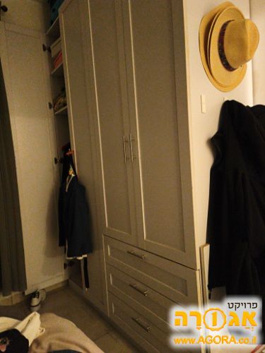 ארון בגדים