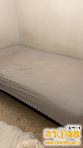 מיטה וחצי עם ארגז מצעים