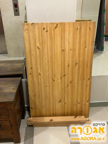 שולחן איקאה