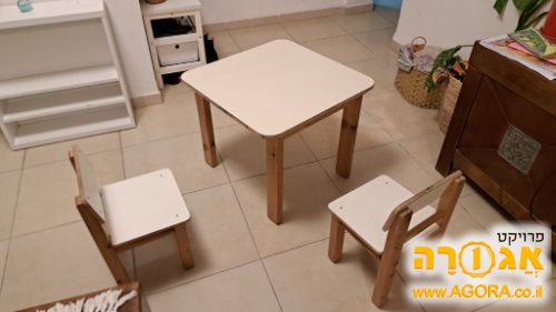 שולחן וכיסאות לילדים