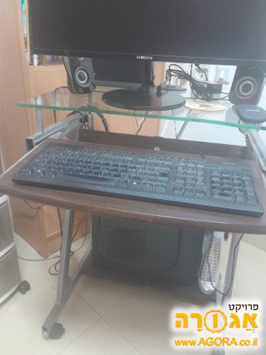 שולחן מחשב נייח קומפקטי