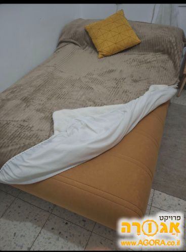 מיטת נוער עם ארגז מצעים