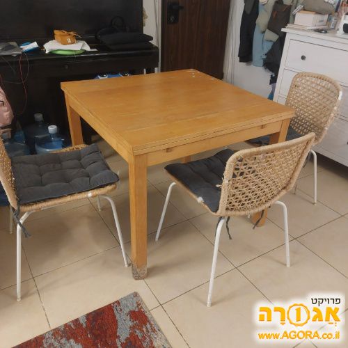 פינת אוכל + ארבעה כסאות